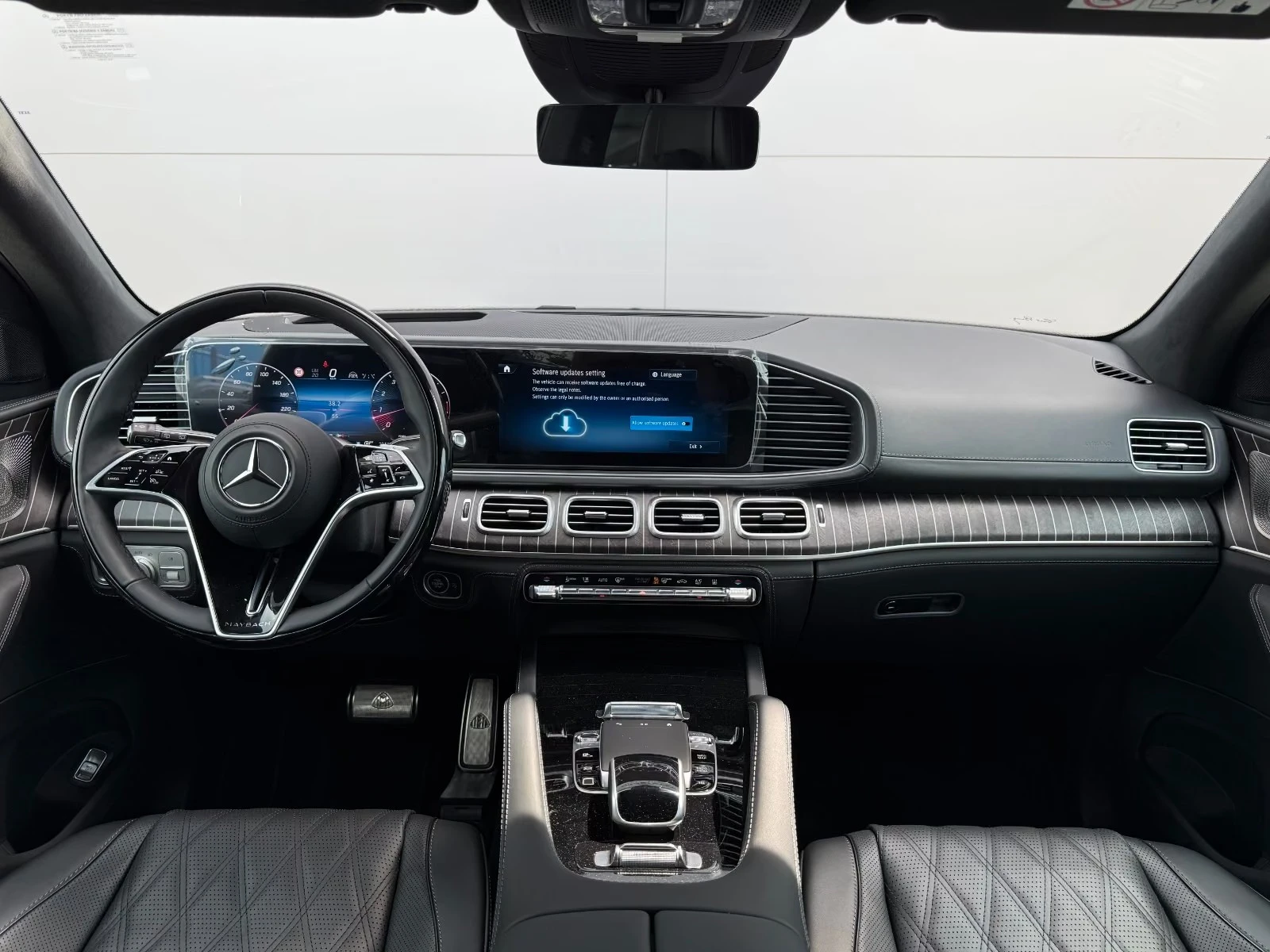 Mercedes-Benz GLS 600 Night series, снимка 3 - Автомобили и джипове - 55795838