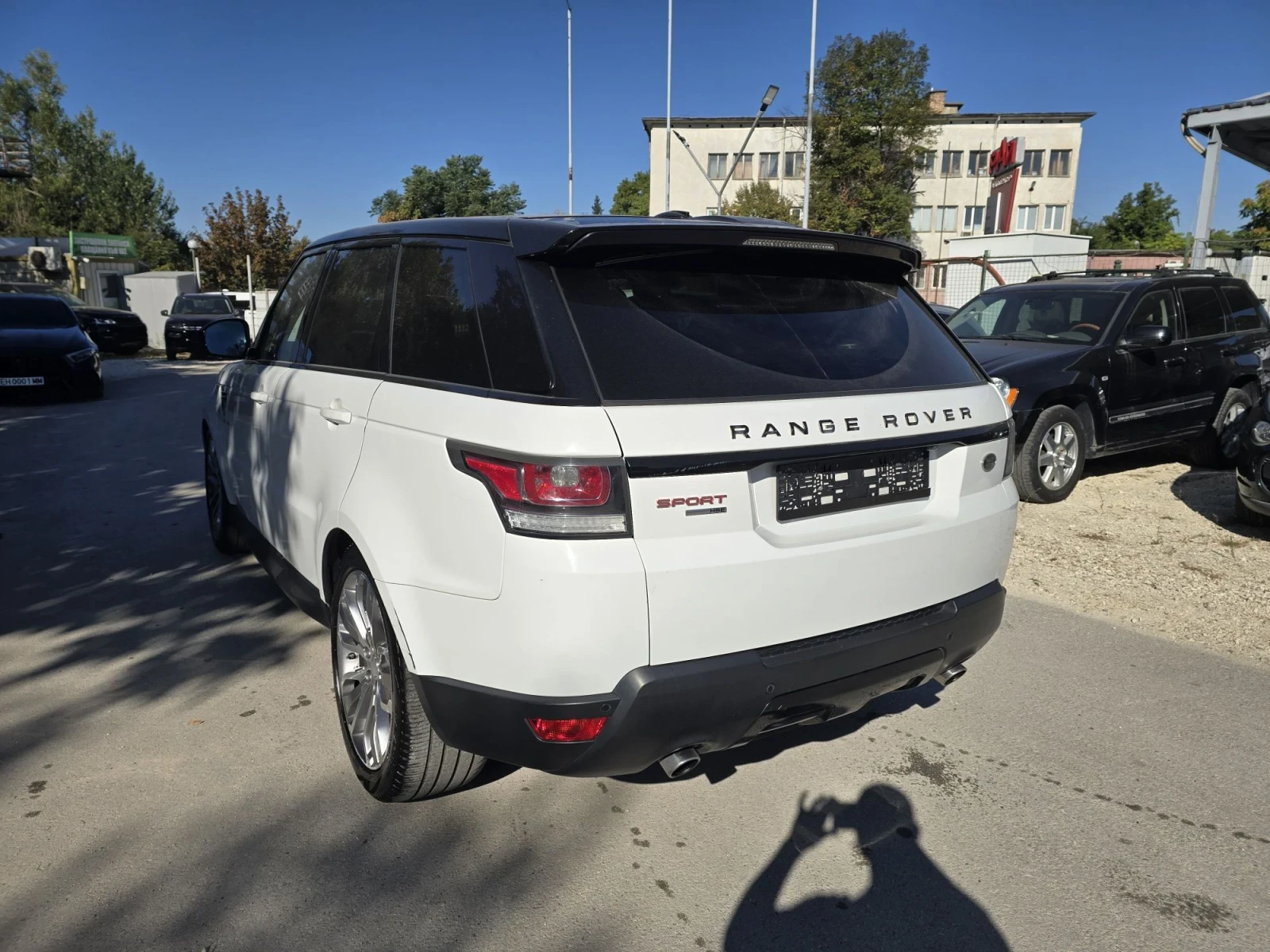 Land Rover Range Rover Sport 3.0TDV6 HSE 250к.с Панорама Камера, снимка 3 - Автомобили и джипове - 56115439