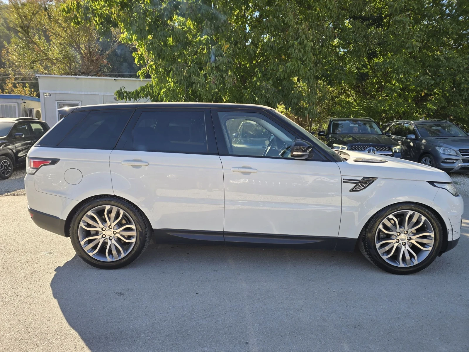 Land Rover Range Rover Sport 3.0TDV6 HSE 250к.с Панорама Камера, снимка 8 - Автомобили и джипове - 56115439