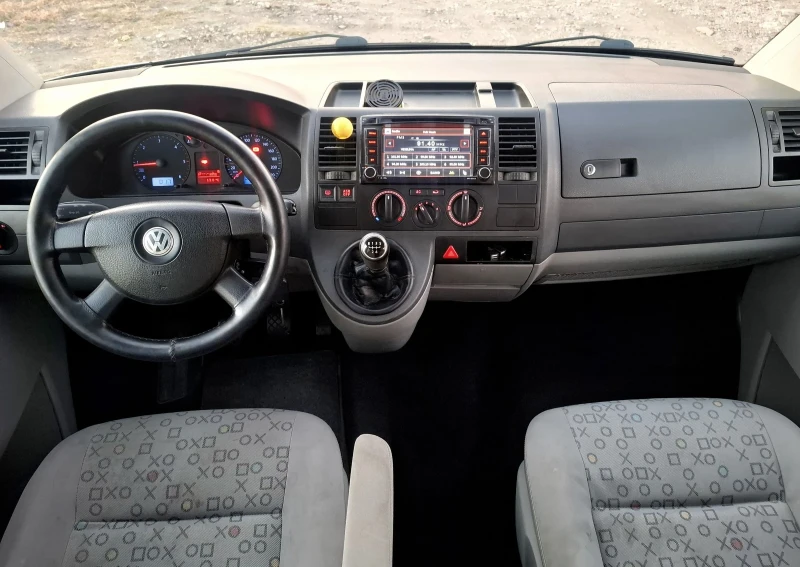 VW T5 1.9 TDI , снимка 9 - Бусове и автобуси - 47911823