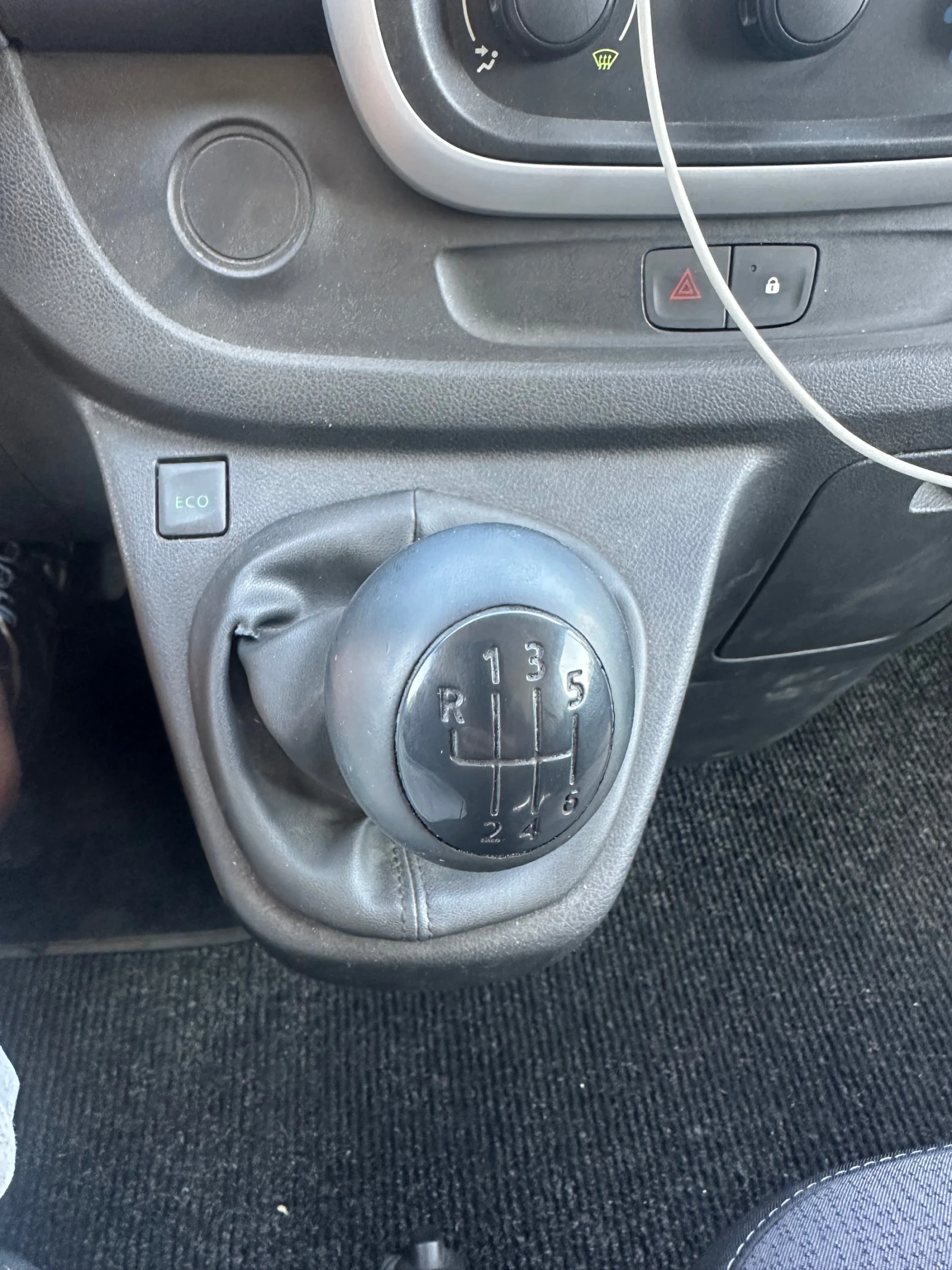 Opel Vivaro 1, 6 d - изображение 9