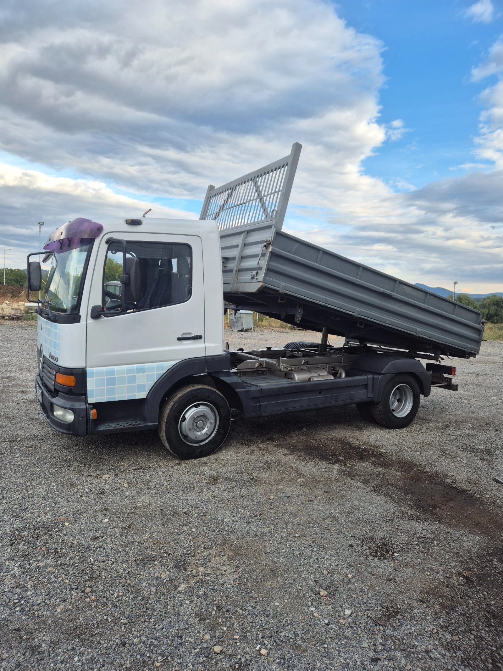 Mercedes-Benz Atego Тристранен самосвал Miller 4.00мт, снимка 9 - Камиони - 56202002