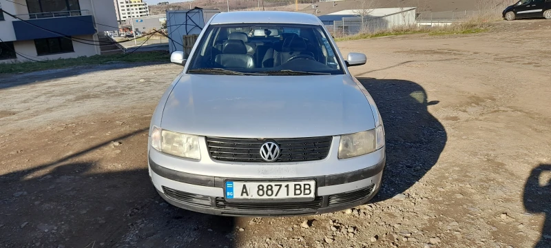 VW Passat, снимка 2 - Автомобили и джипове - 48088728