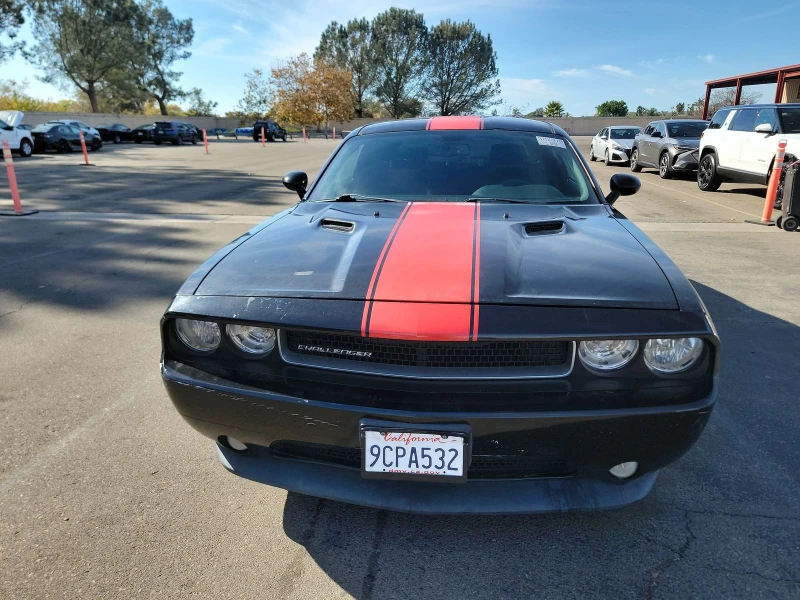 Dodge Challenger Rallye Redline, снимка 2 - Автомобили и джипове - 48365093