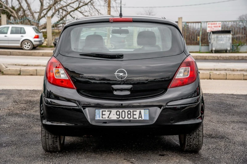 Opel Corsa 1.2i, снимка 4 - Автомобили и джипове - 48392669