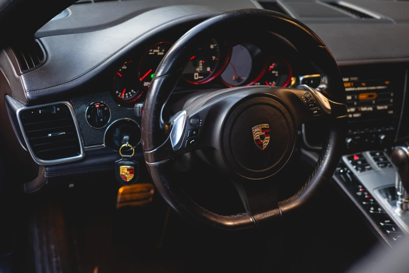 Porsche Panamera 4S, снимка 8 - Автомобили и джипове - 52720671