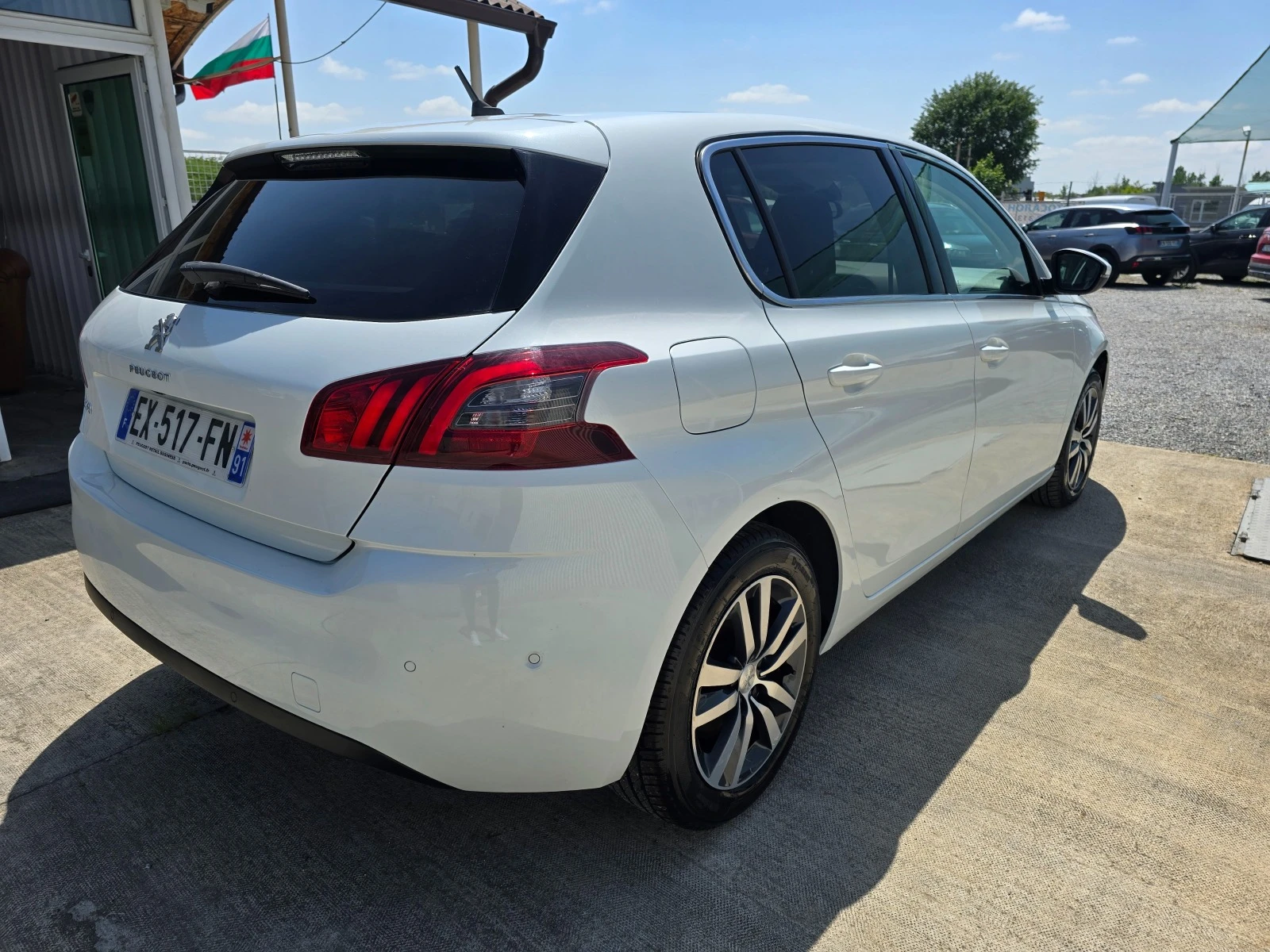 Peugeot 308 FACELIFT * CAMERA * ПАНОРАМА * МАСАЖ+ ПОДГРЕВ СЕДА - изображение 7