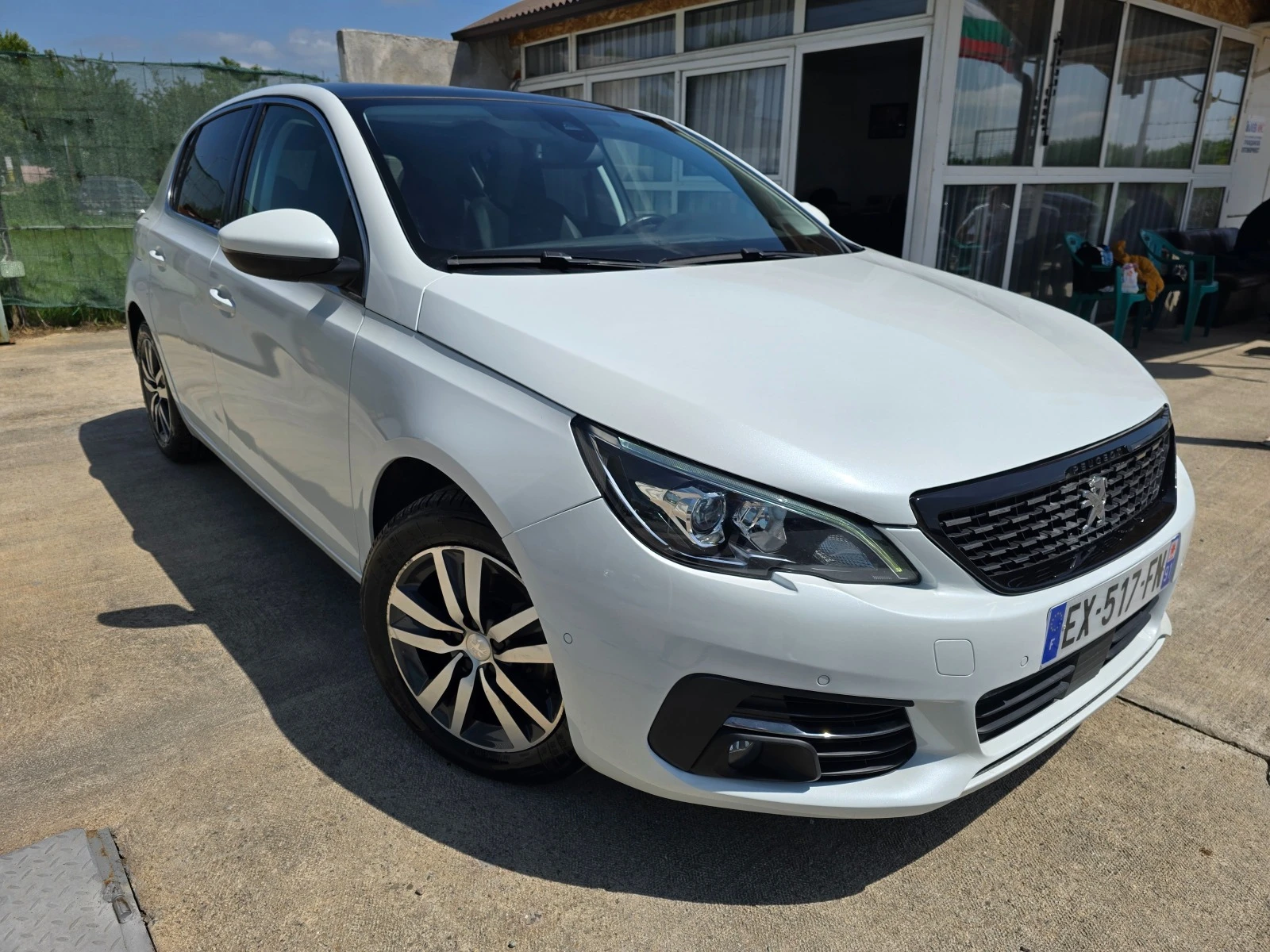 Peugeot 308 FACELIFT * CAMERA * ПАНОРАМА * МАСАЖ+ ПОДГРЕВ СЕДА - изображение 3