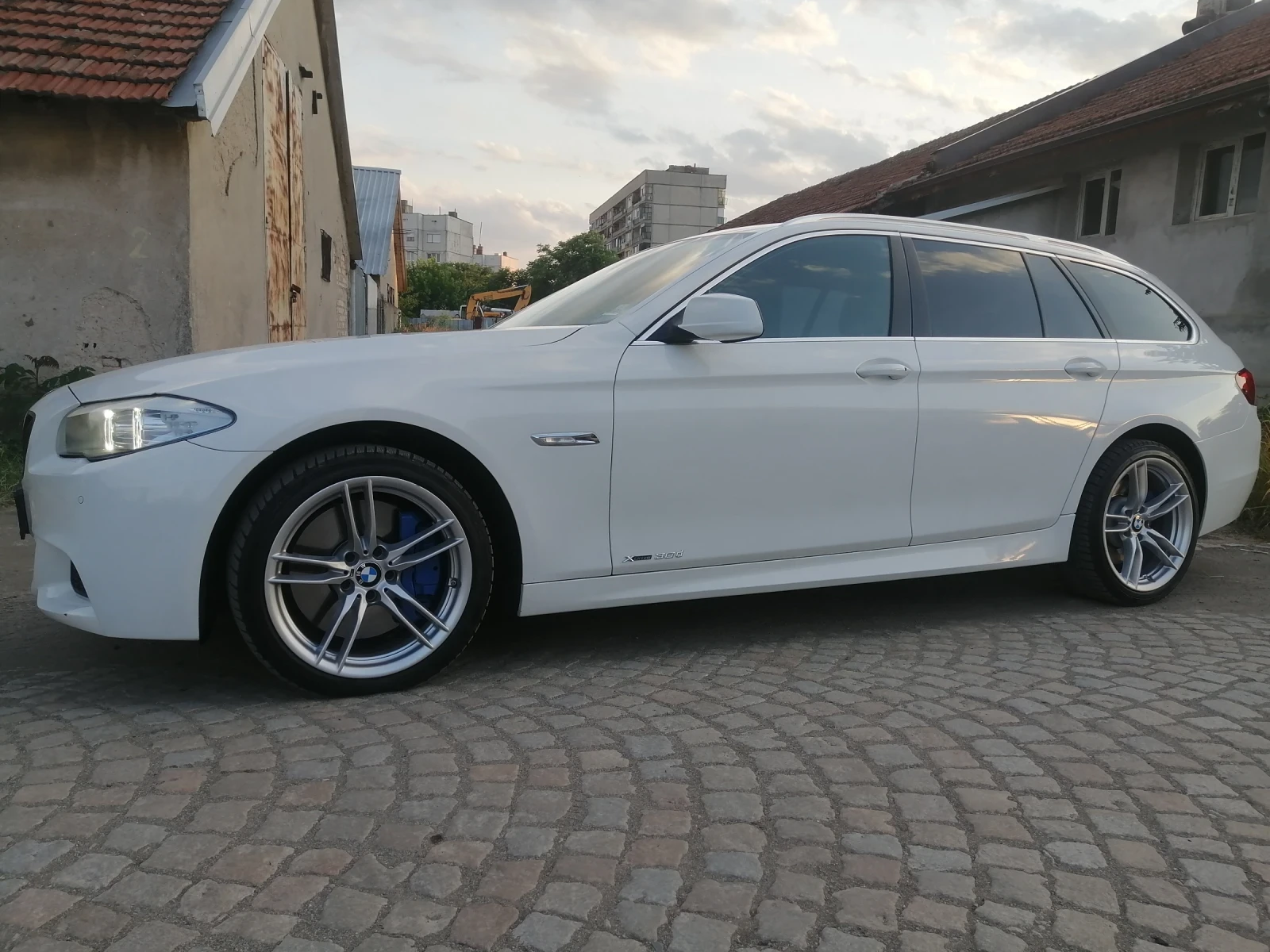 BMW 530 D Xdrive - изображение 2