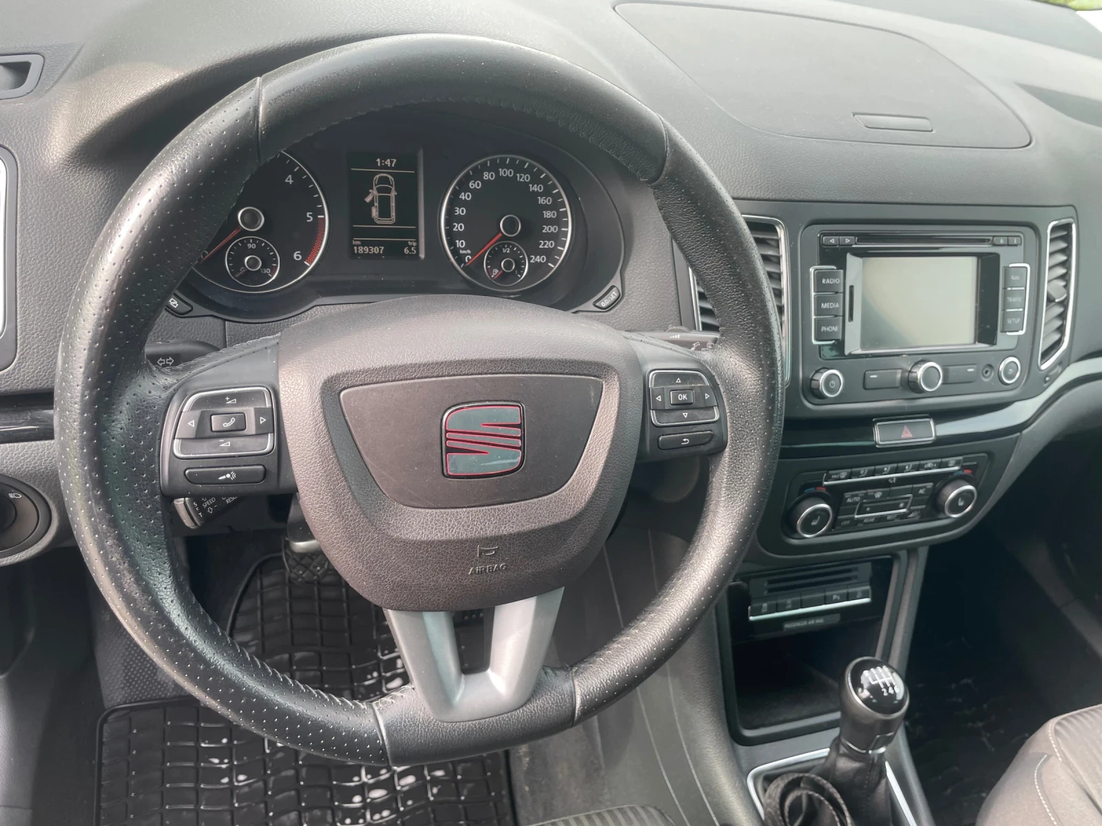 Seat Alhambra, снимка 4 - Автомобили и джипове - 54259462