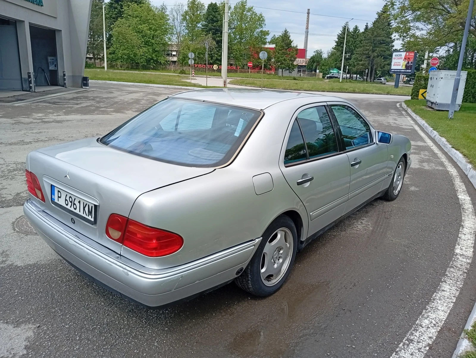 Mercedes-Benz E 200, снимка 6 - Автомобили и джипове - 54682882