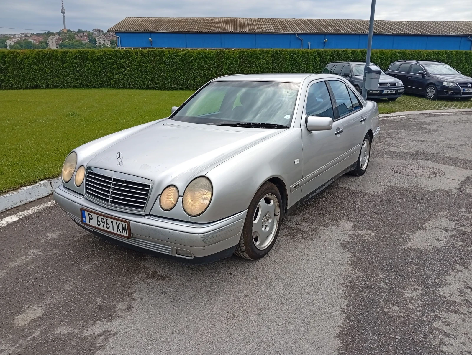 Mercedes-Benz E 200, снимка 4 - Автомобили и джипове - 54682882