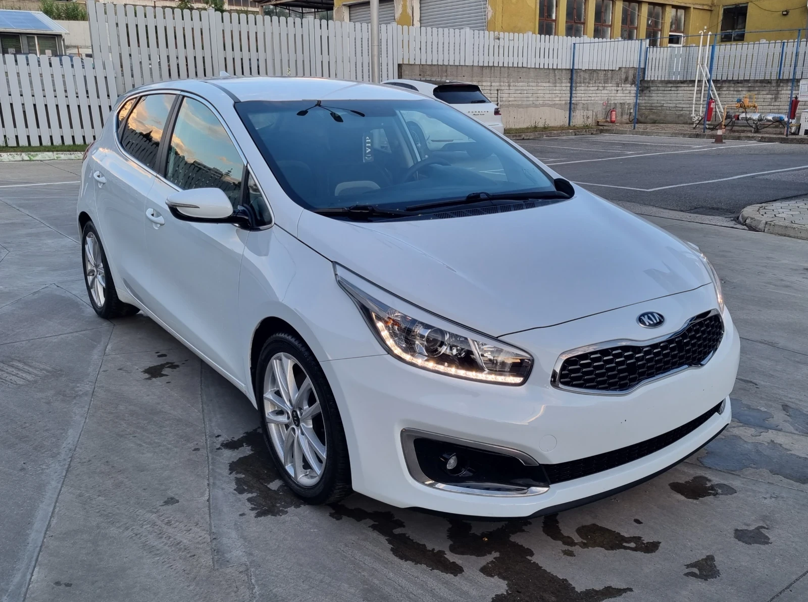 Kia Ceed 1.4CRDI/NAVI/CAMERA/EU6, снимка 6 - Автомобили и джипове - 54783205