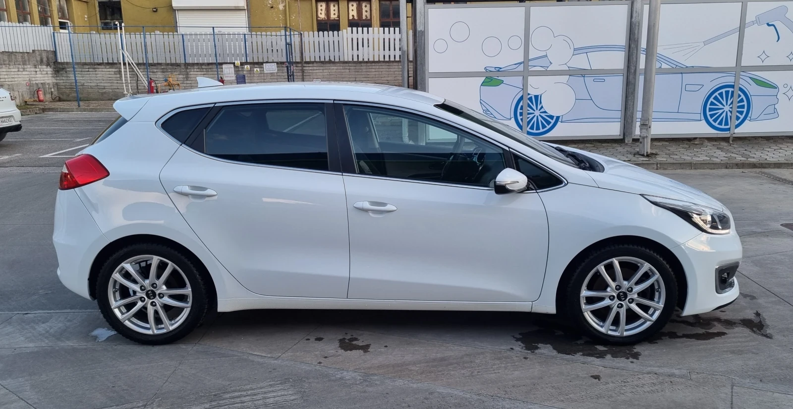 Kia Ceed 1.4CRDI/NAVI/CAMERA/EU6, снимка 5 - Автомобили и джипове - 54783205