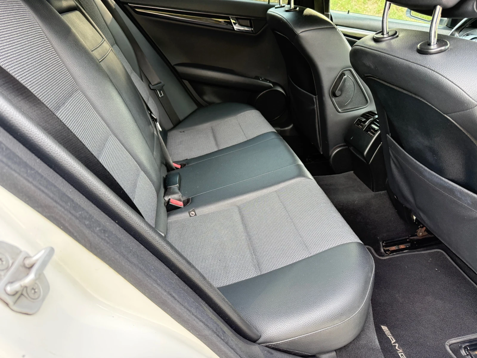 Mercedes-Benz C 220 2.2CDI 646/АМГ пакет/Климатроник, снимка 14 - Автомобили и джипове - 54981775