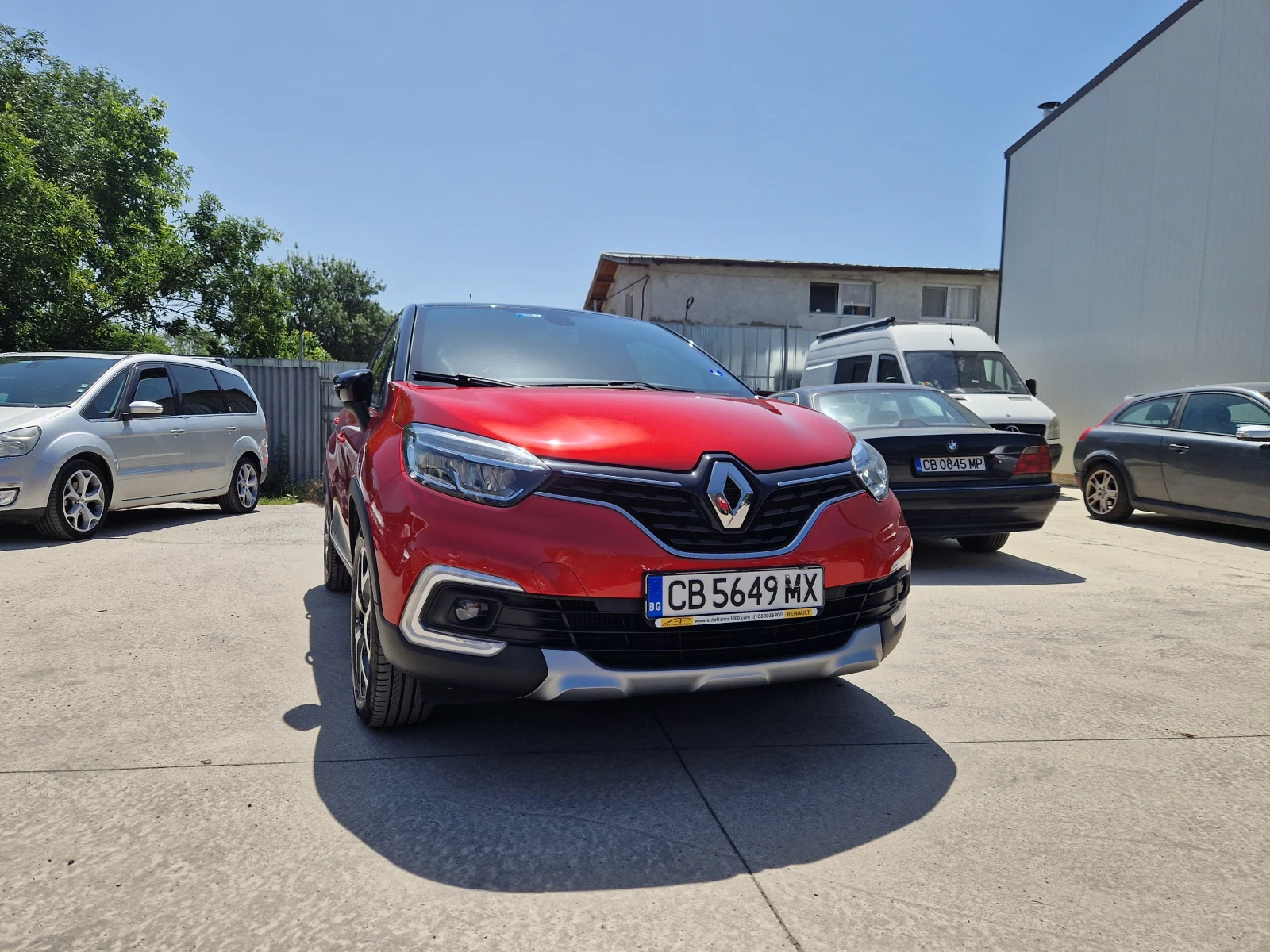 Renault Captur, снимка 2 - Автомобили и джипове - 55181210
