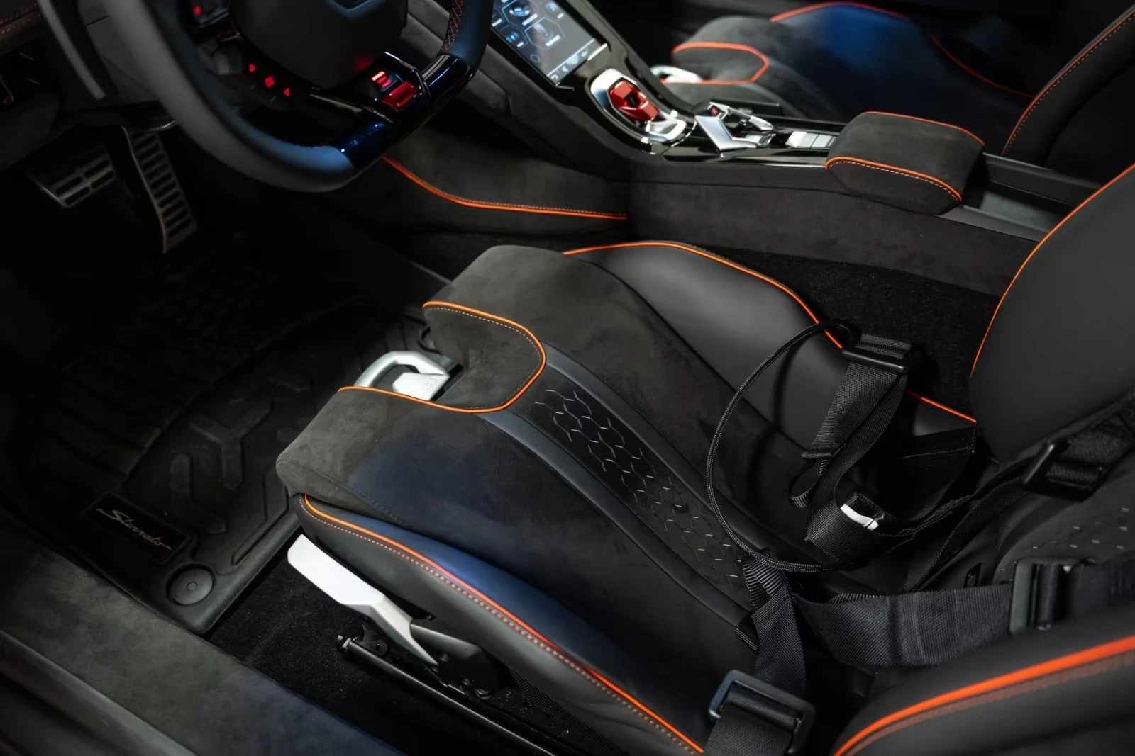 Lamborghini Huracan STERRATO / CERAMIC / SENSONUM / CARBON / CAMERA / , снимка 13 - Автомобили и джипове - 55443786