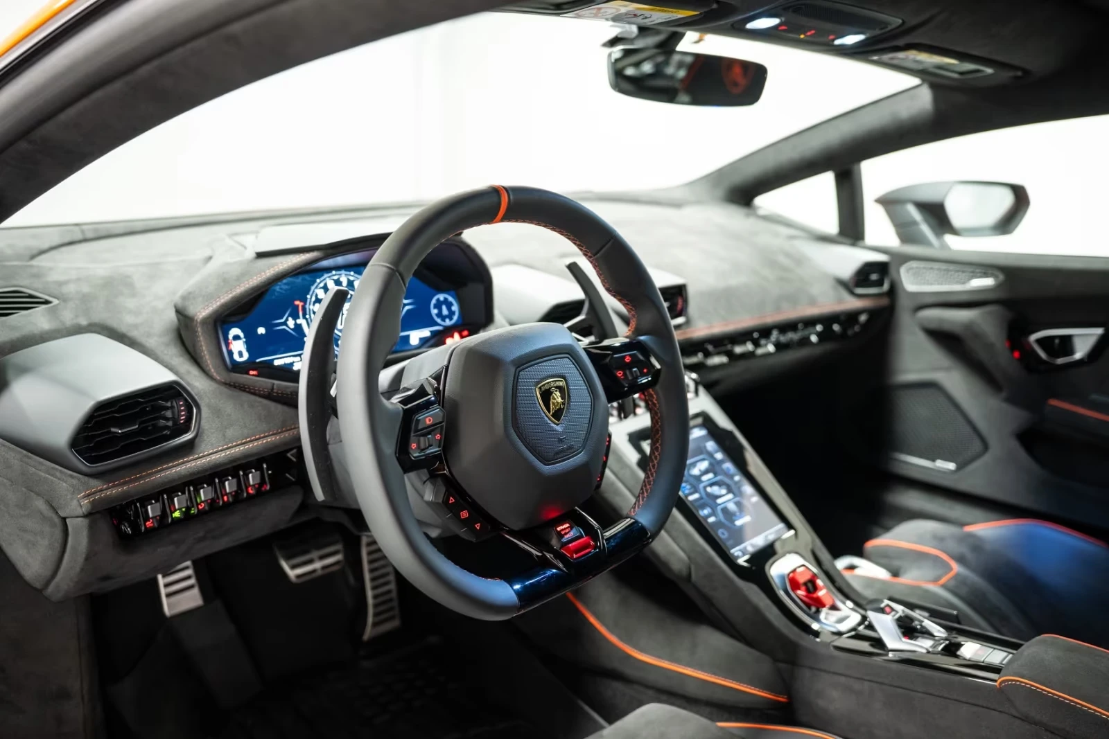 Lamborghini Huracan STERRATO / CERAMIC / SENSONUM / CARBON / CAMERA / , снимка 15 - Автомобили и джипове - 55443786
