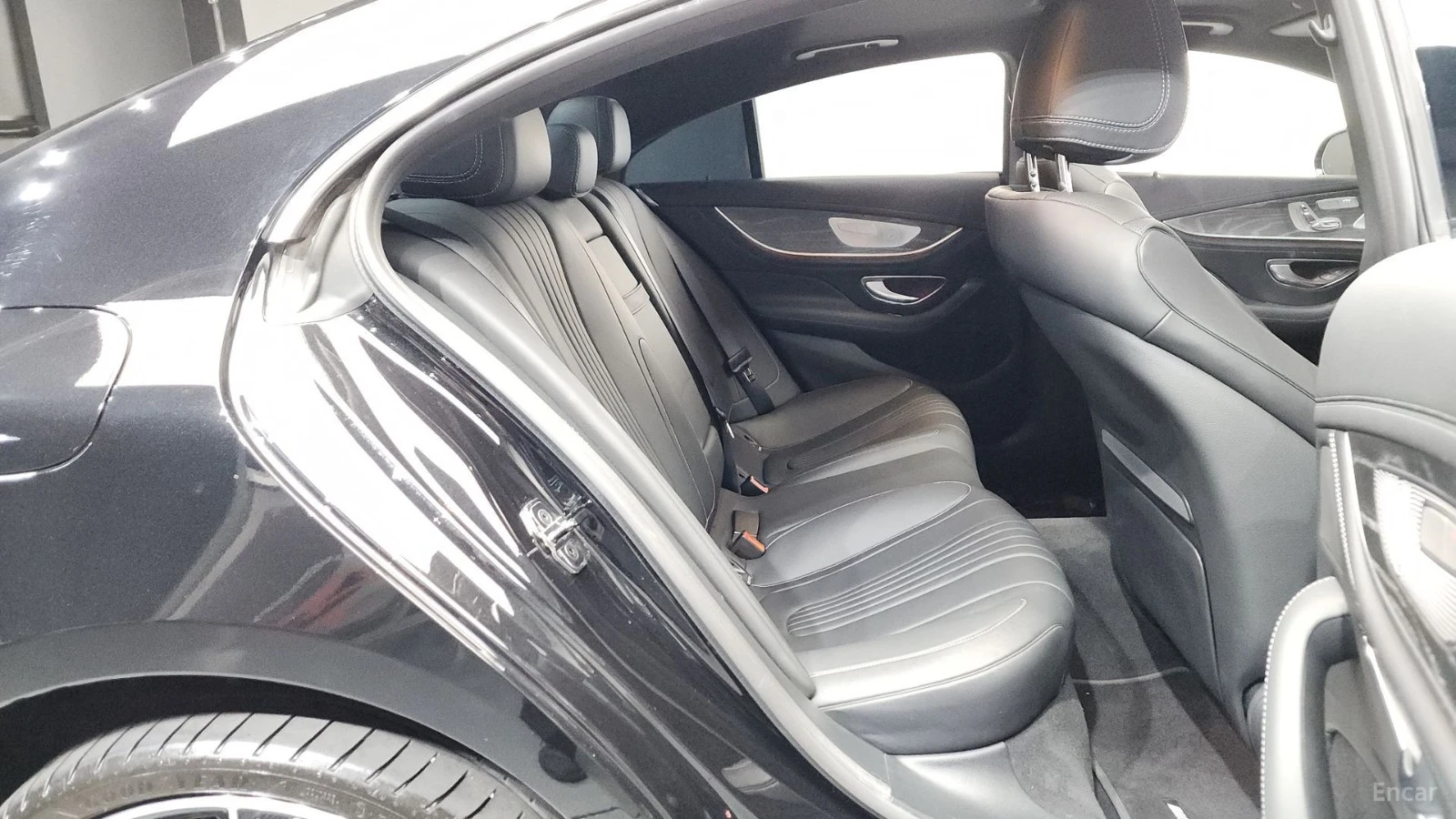 Mercedes-Benz CLS 450 4MATIC AMG* HUD* ECS* 360* КОЖА* ОБДУХВ* ПАНО, снимка 9 - Автомобили и джипове - 55463311