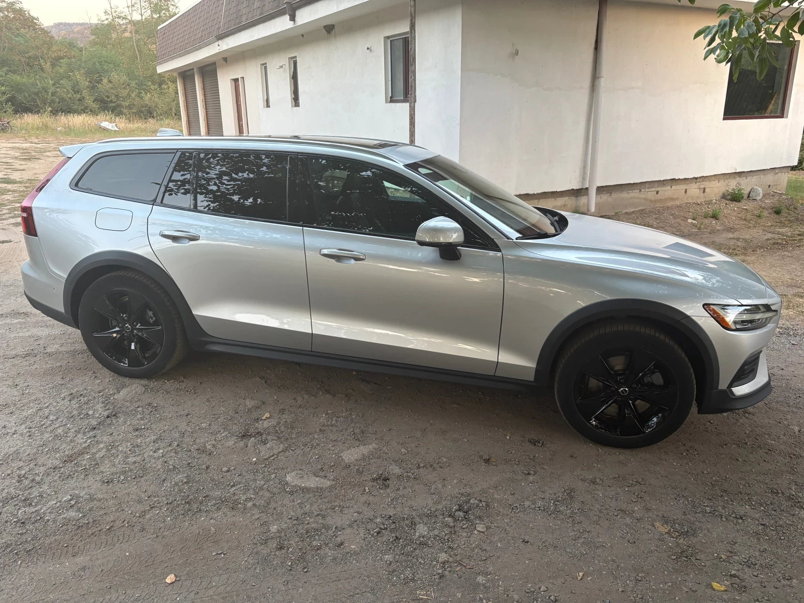 Volvo V60 Cross country 4X4, снимка 3 - Автомобили и джипове - 55753576