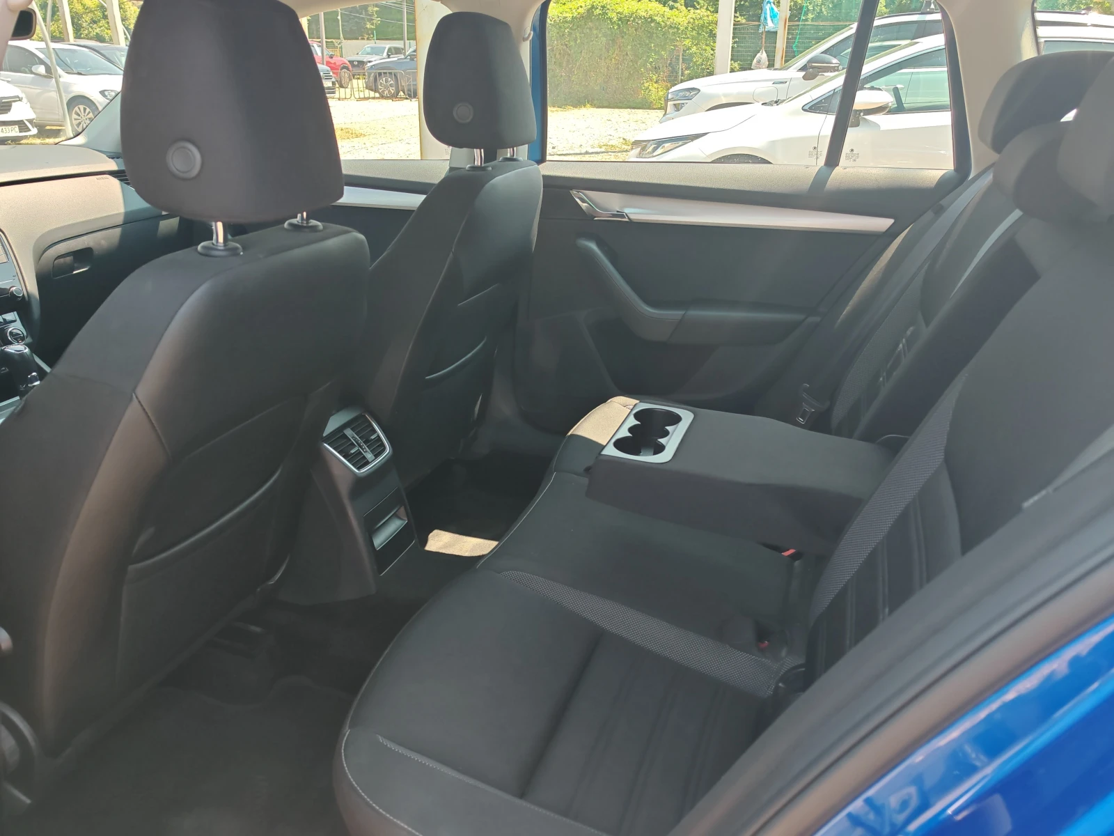 Skoda Octavia 1.5TSI DSG, снимка 9 - Автомобили и джипове - 55952156