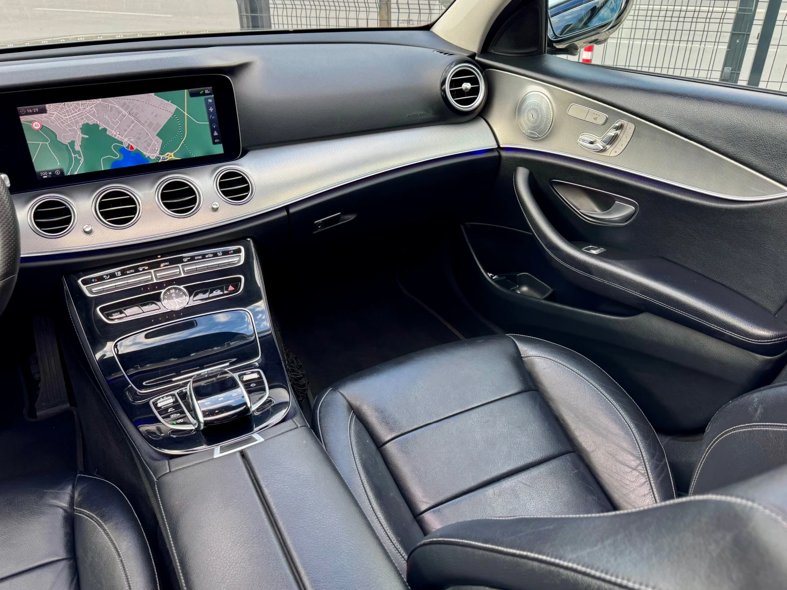 Mercedes-Benz E 350 Panorama Burmester, снимка 11 - Автомобили и джипове - 56192988