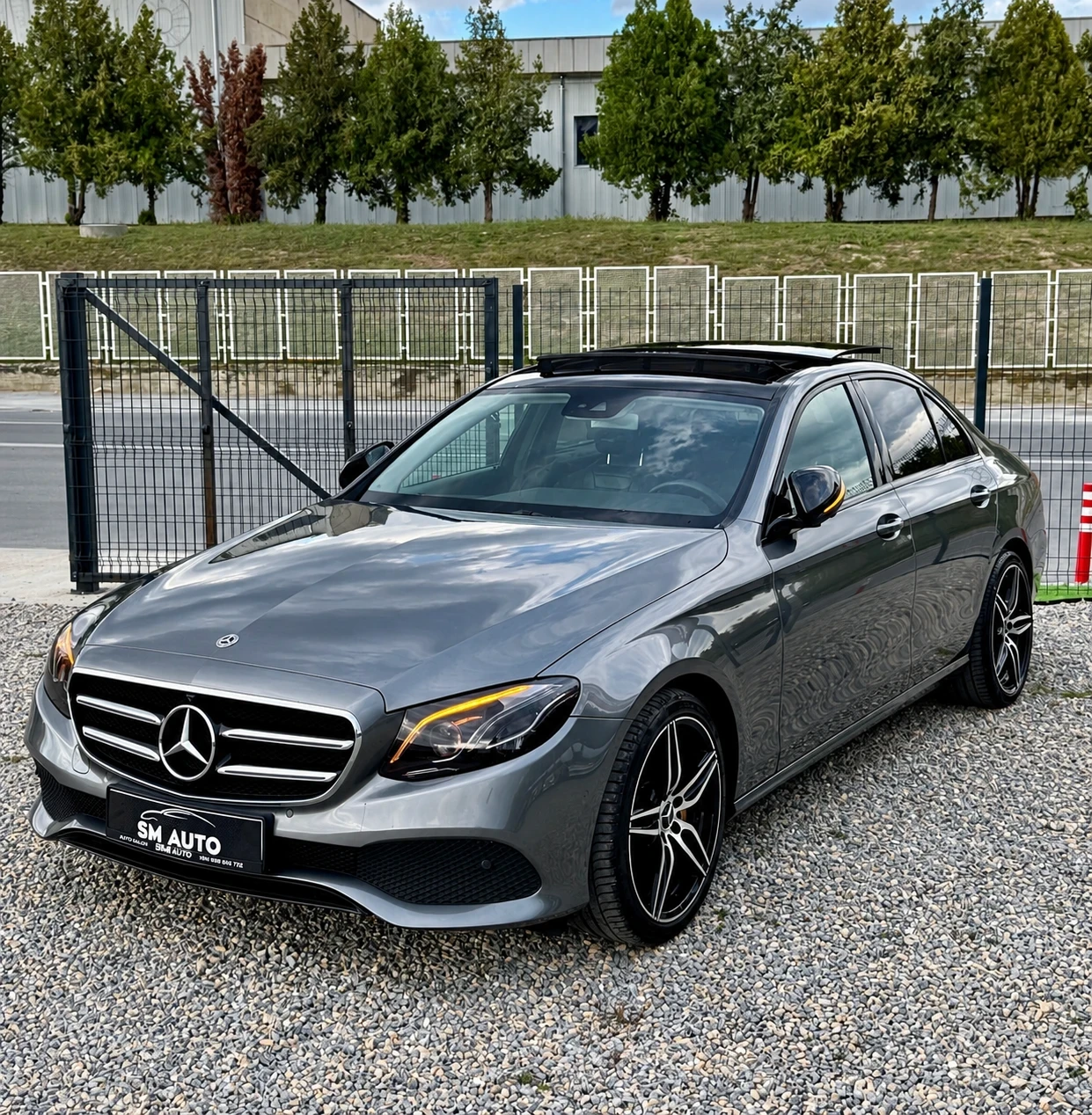 Mercedes-Benz E 350 Panorama Burmester, снимка 6 - Автомобили и джипове - 56192988