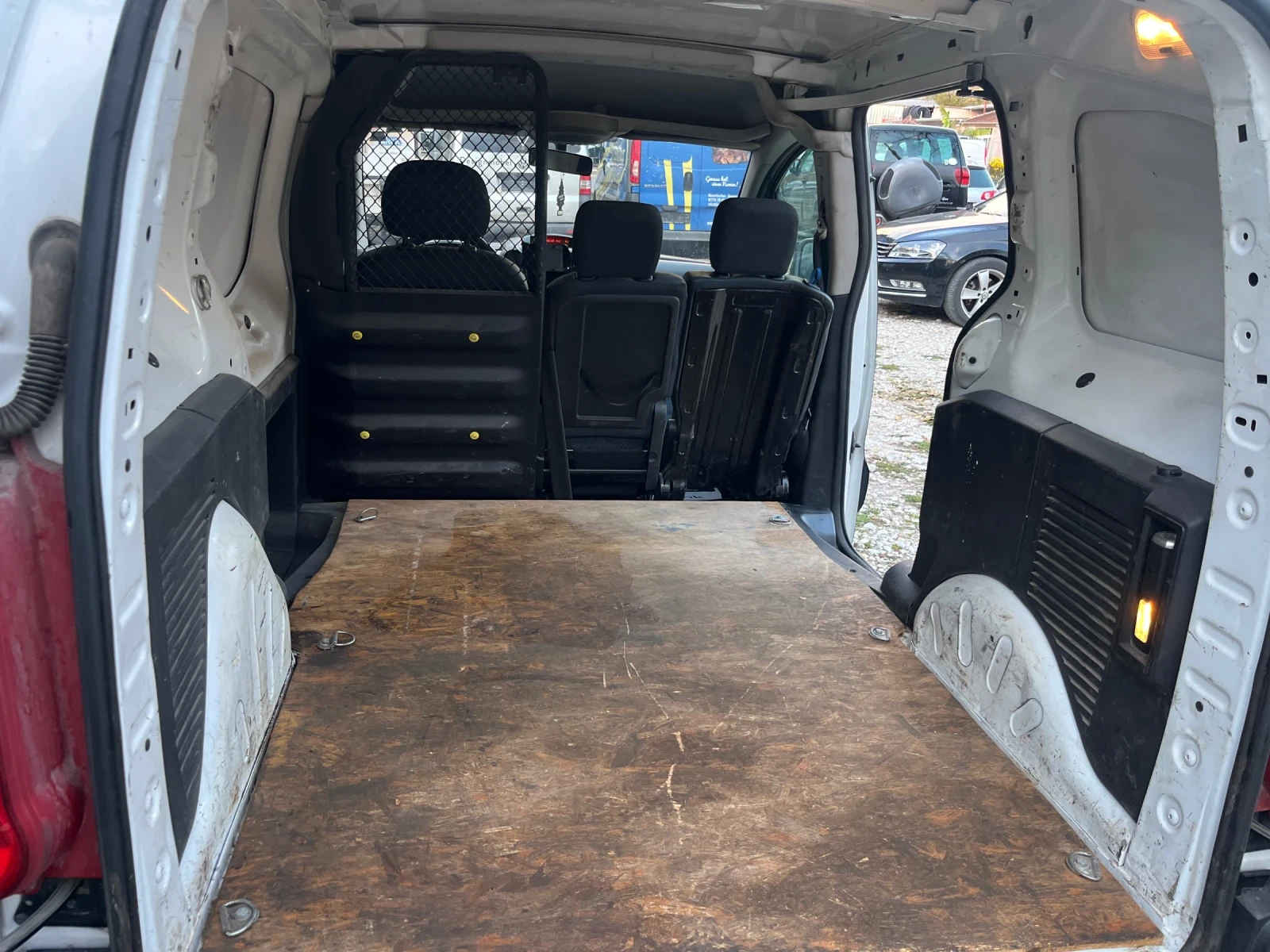 Peugeot Partner 1.6HDI КЛИМА, снимка 8 - Автомобили и джипове - 56709714