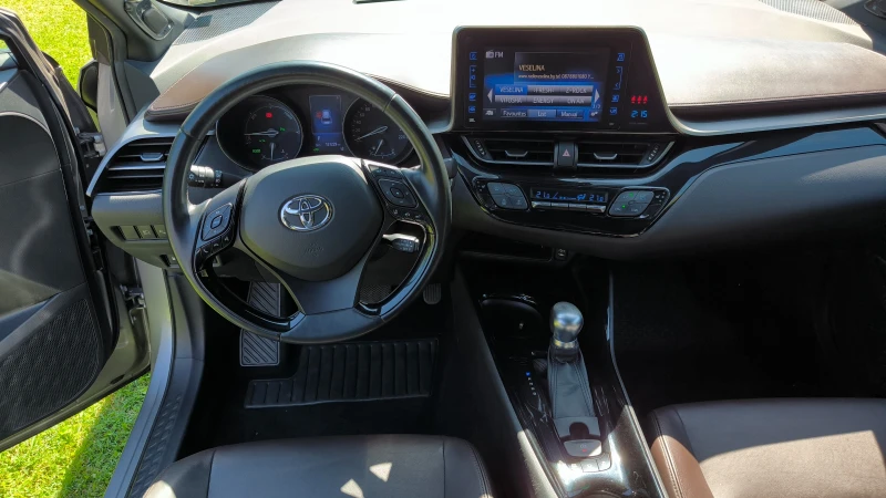 Toyota C-HR 1.8- HYBRID * LED* КОЖА* KEYLESS* , снимка 13 - Автомобили и джипове - 47136853