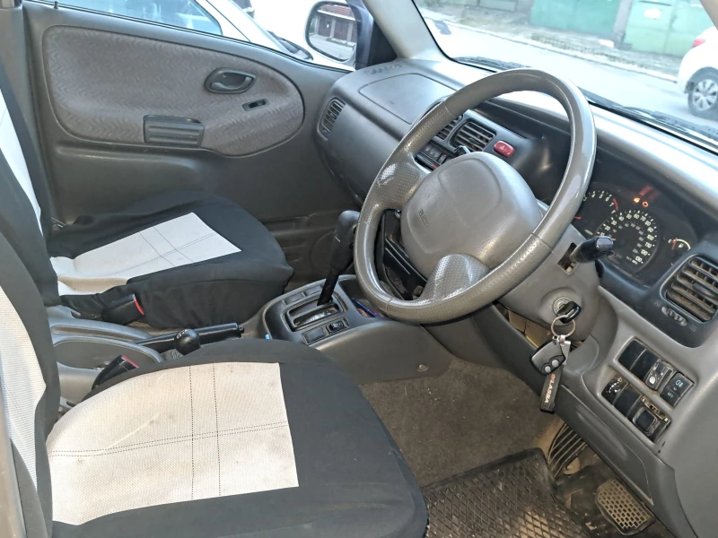 Suzuki Grand vitara, снимка 2 - Автомобили и джипове - 47642437