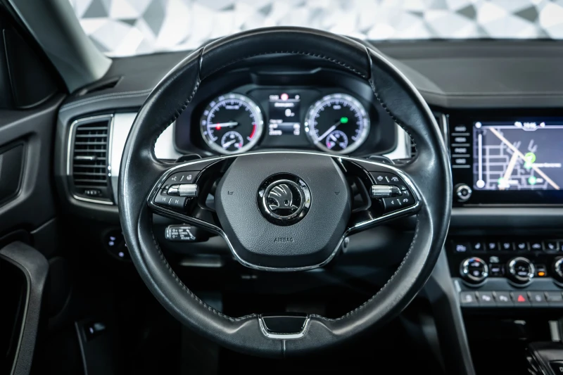Skoda Kodiaq 2.0 TDI * LED* DSG* Подгрев, снимка 11 - Автомобили и джипове - 52827163