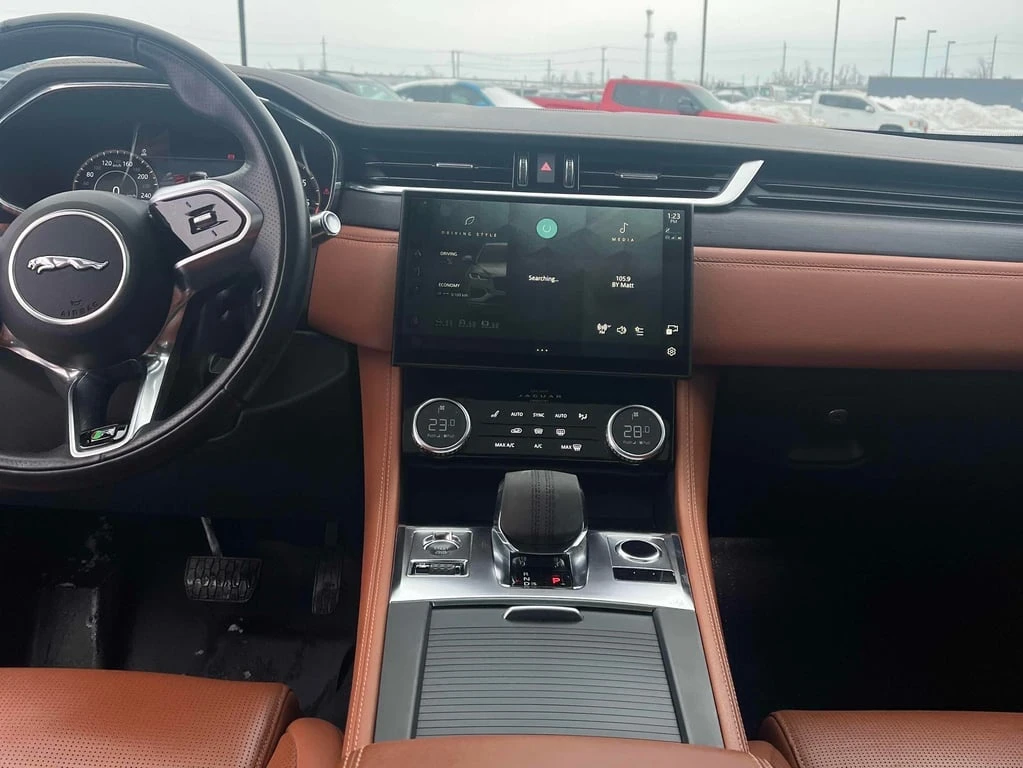 Jaguar F-PACE * P400 R Dynamic S * CARFAX * БЕЗ ПЪРВОНАЧАЛНА ВНО - изображение 9