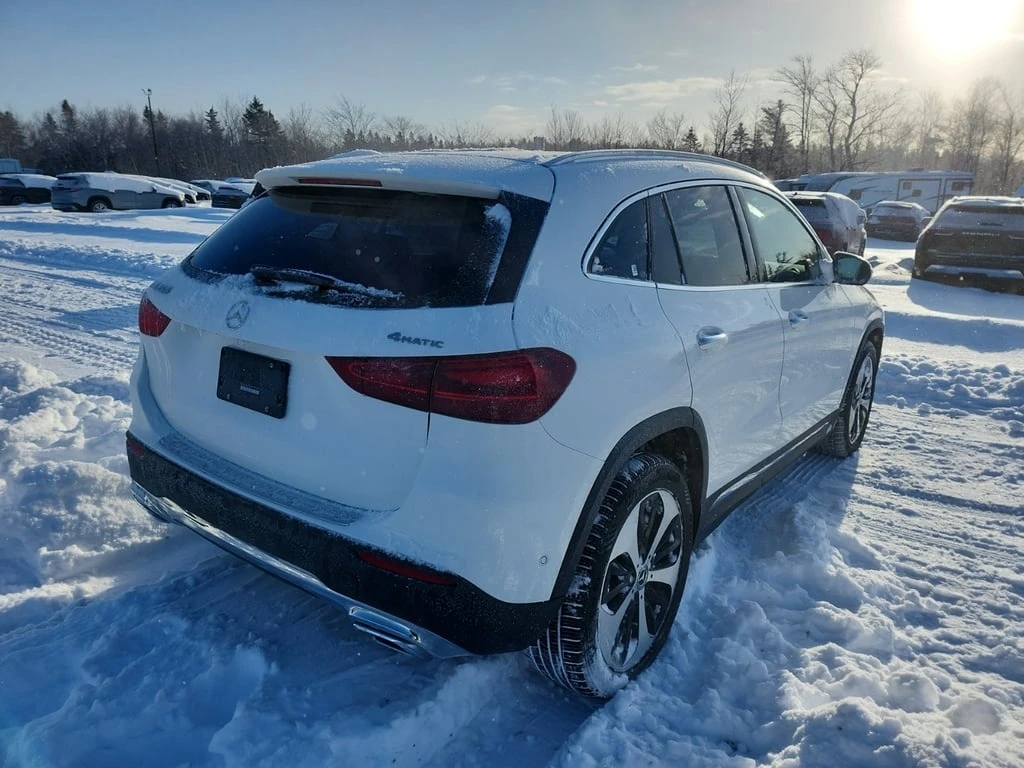 Mercedes-Benz GLA 2024 * ПОДГРЕВ * ПАНОРАМА * ОТ ПРЕДСТАВИТЕЛСТВО - изображение 3