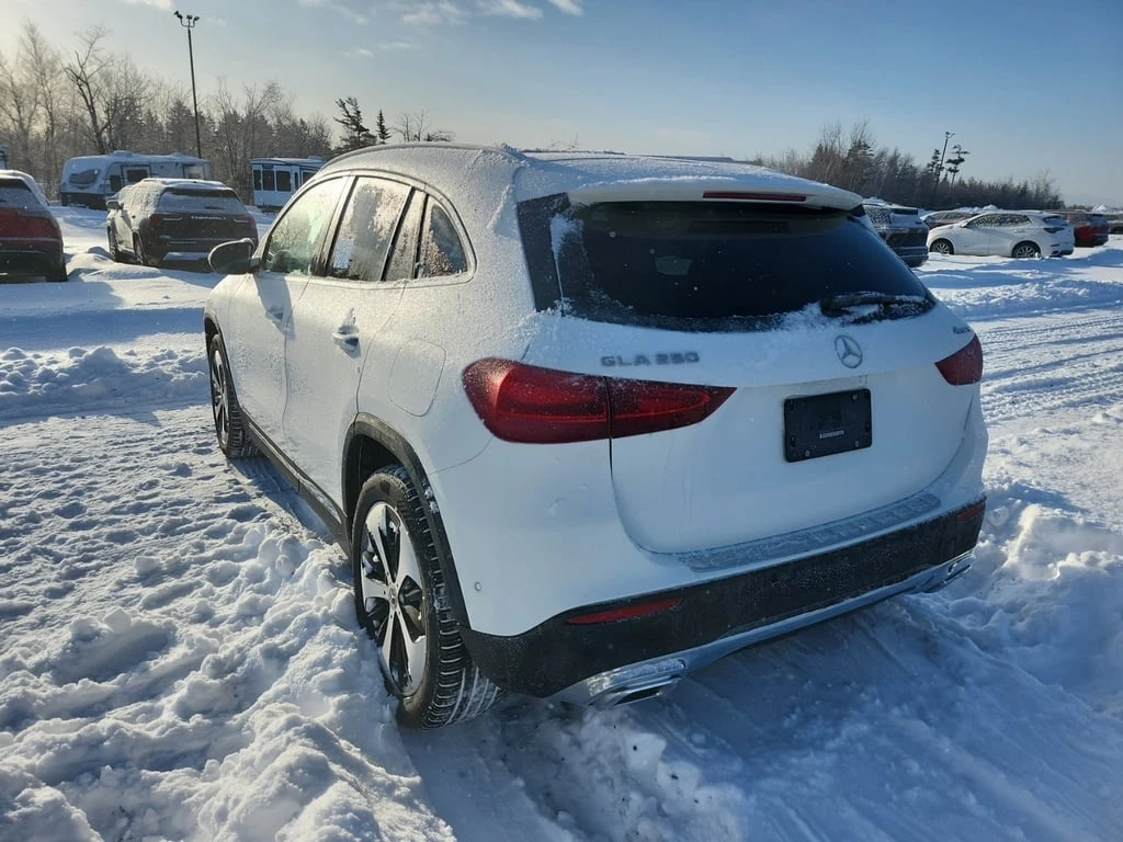 Mercedes-Benz GLA 2024 * ПОДГРЕВ * ПАНОРАМА * ОТ ПРЕДСТАВИТЕЛСТВО - изображение 4