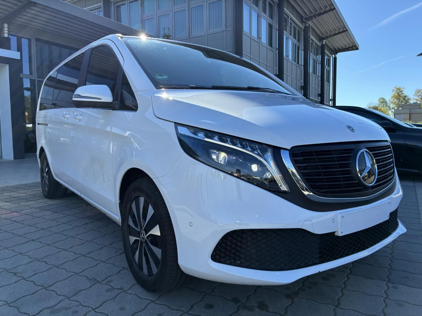 Mercedes-Benz EQV 300 - Electric  | Mobile.bg � ����������� 1