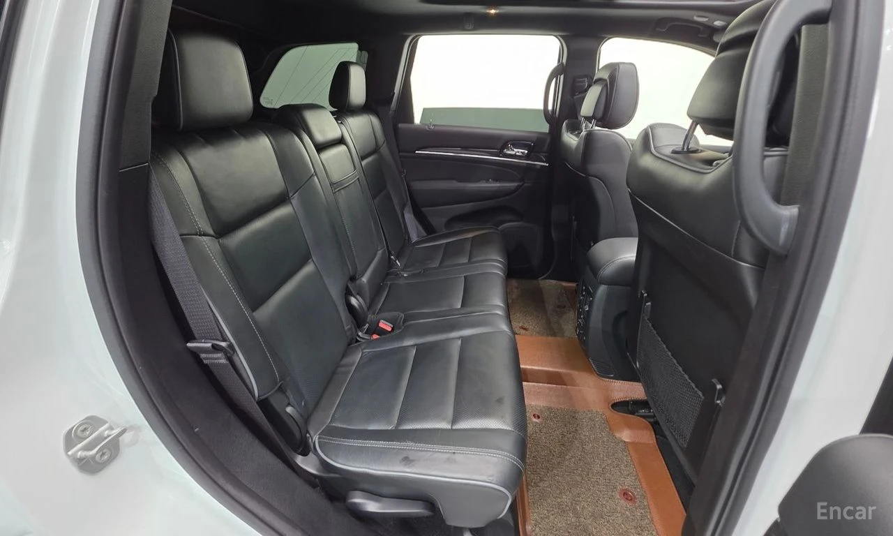 Jeep Grand cherokee 3.6* V6* 8ZF* OVERLAND* ДИСТРОНИК* ОБДУХВАНЕ* КАМЕ, снимка 15 - Автомобили и джипове - 54628750