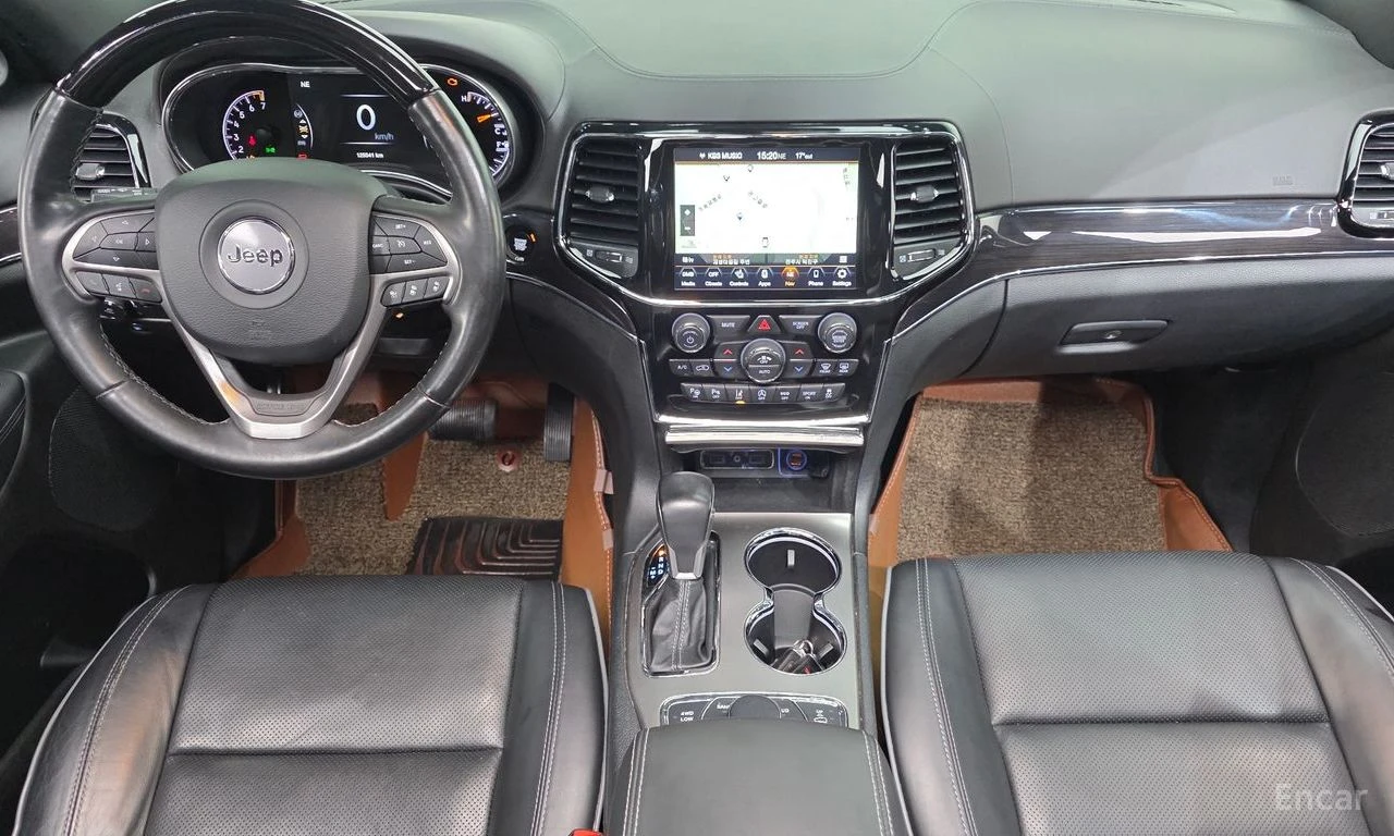 Jeep Grand cherokee 3.6* V6* 8ZF* OVERLAND* ДИСТРОНИК* ОБДУХВАНЕ* КАМЕ, снимка 6 - Автомобили и джипове - 54628750