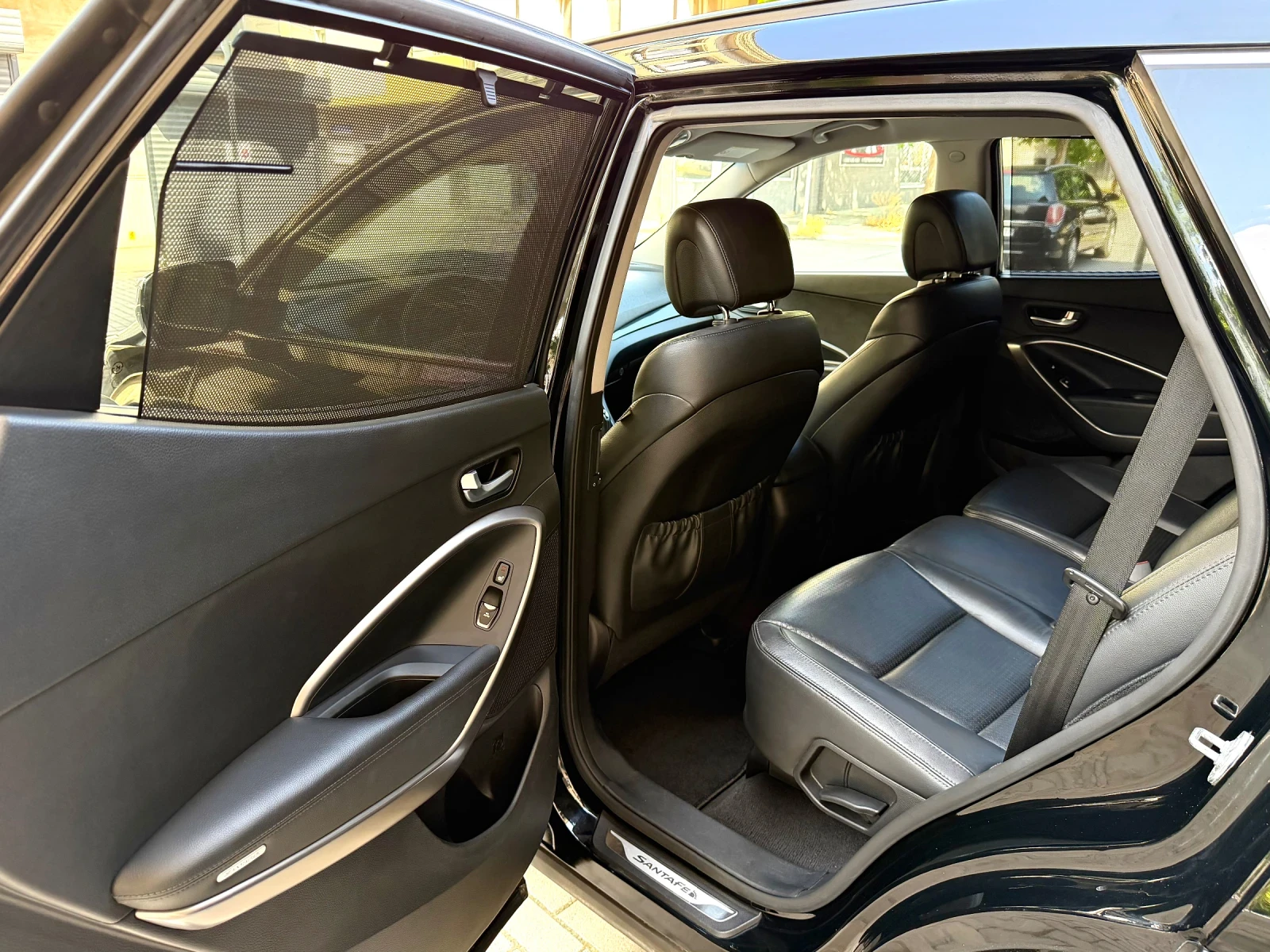 Hyundai Santa fe 2.2 CRDI 4x4 Подгреви Камера Keyless, снимка 7 - Автомобили и джипове - 55365686