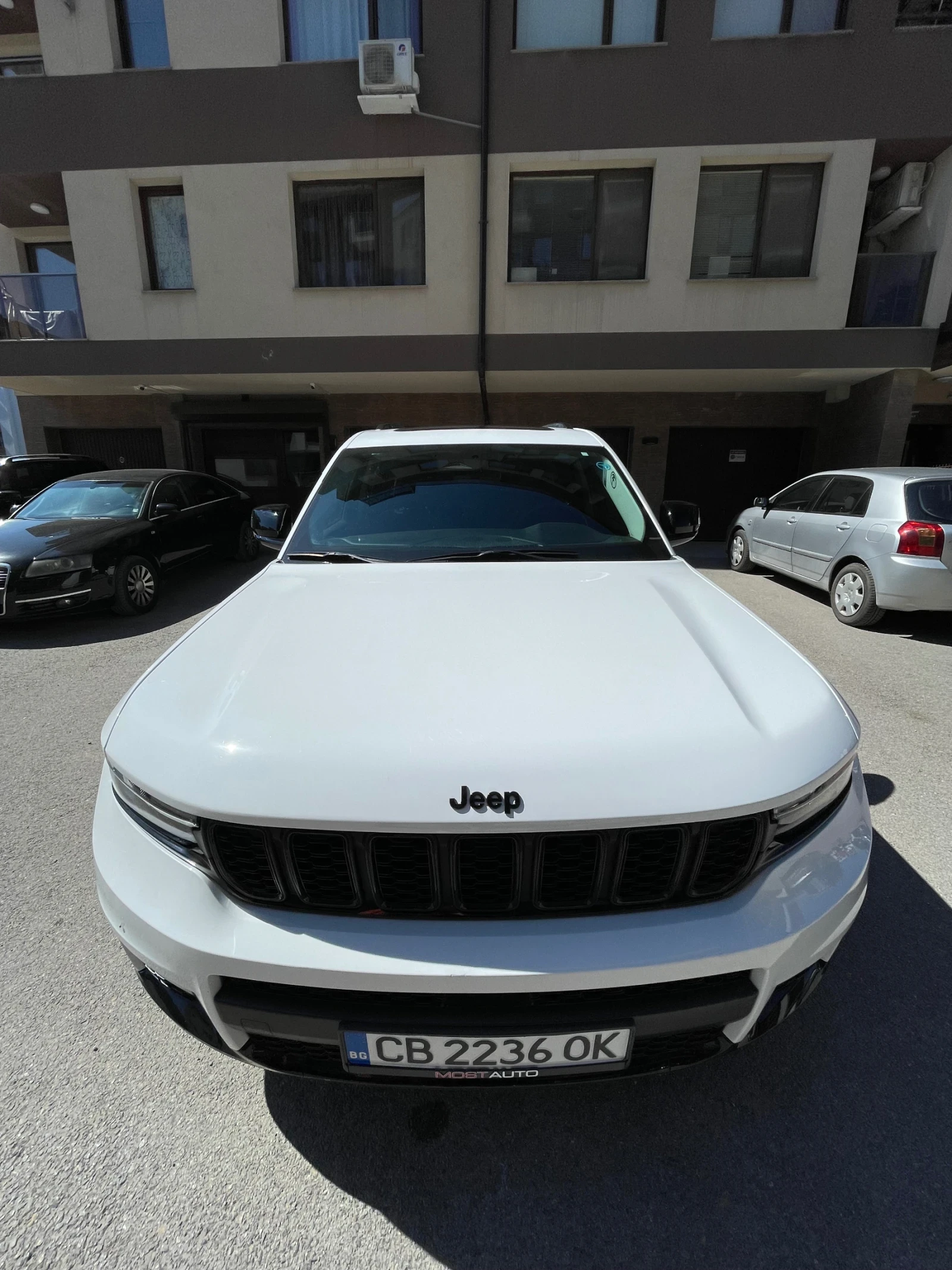 Jeep Grand cherokee  3.6 V6 Pentastar (290 Hp) 4x4, снимка 2 - Автомобили и джипове - 56243713