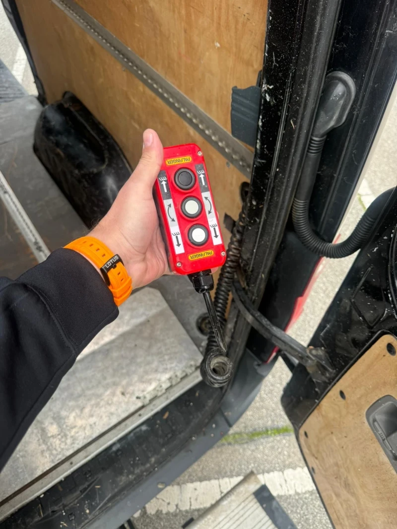 VW Crafter 2.5 TDI, снимка 15 - Бусове и автобуси - 52991018