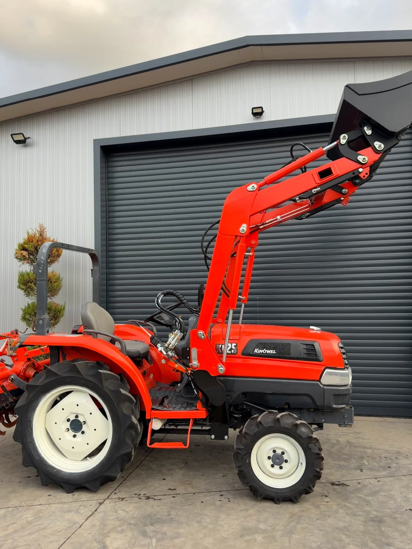 Трактор Kubota KL25 