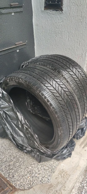      275/40R21