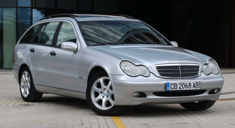 Mercedes-Benz C 180 Автоматик/газ/обслужен/ГО/ГТП/винетка, снимка 2 - Автомобили и джипове - 51241703
