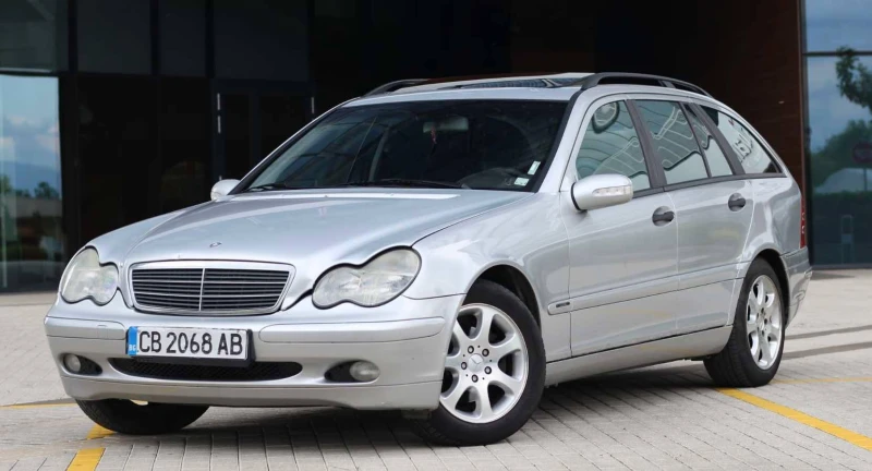 Mercedes-Benz C 180 Автоматик/газ/обслужен/ГО/ГТП/винетка, снимка 3 - Автомобили и джипове - 51241703