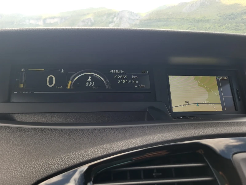 Renault Scenic 1.6dCi BOSE, снимка 16 - Автомобили и джипове - 51394844