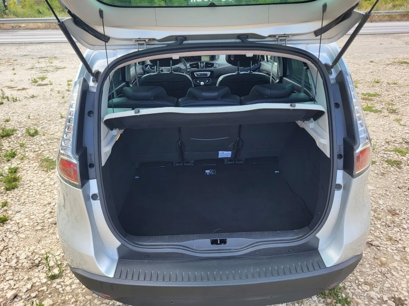 Renault Scenic 1.6dCi BOSE, снимка 11 - Автомобили и джипове - 51394844