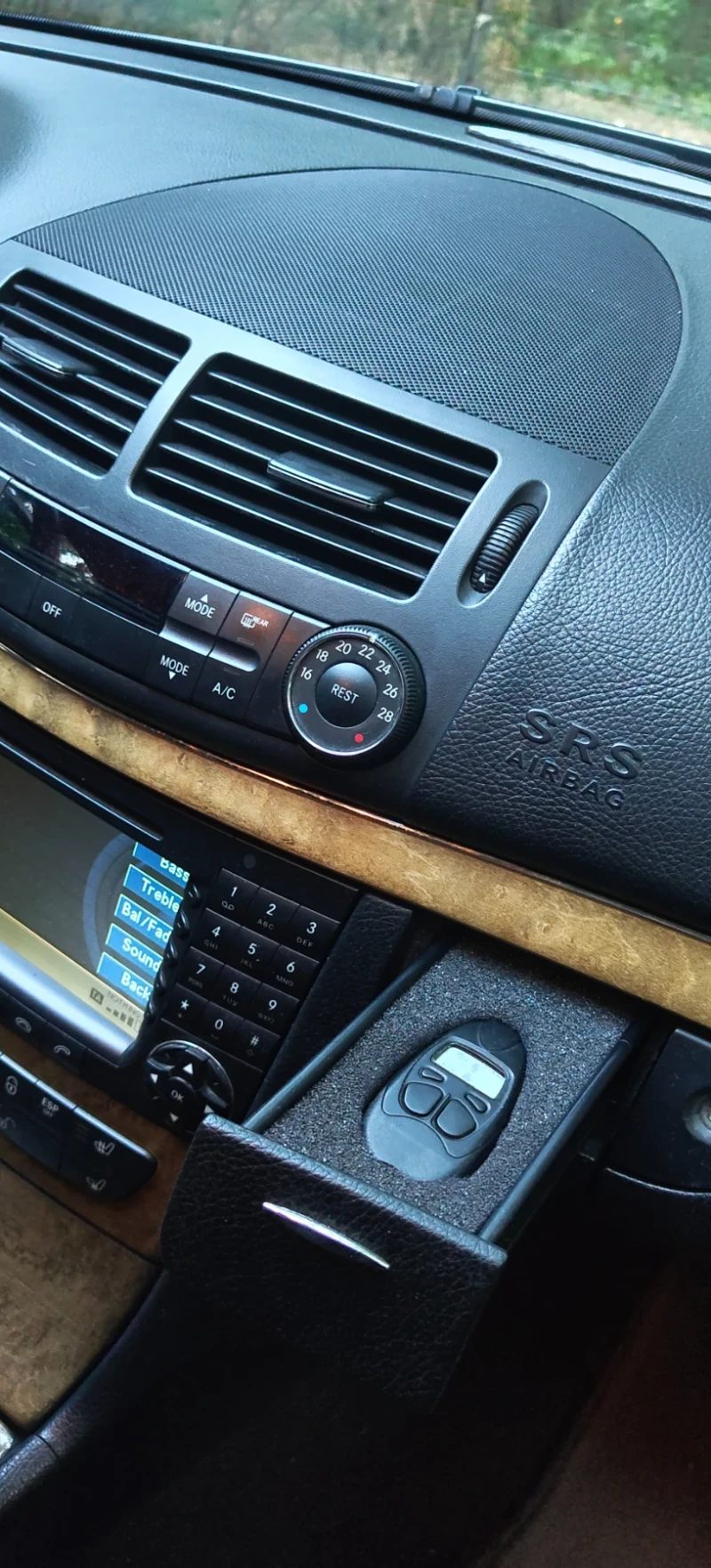 Mercedes-Benz E 320, снимка 9 - Автомобили и джипове - 52379382