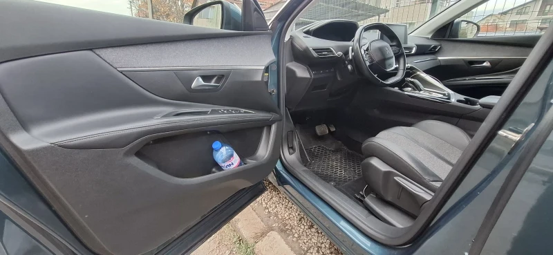 Peugeot 5008 Allure 1.2 PureTech, снимка 9 - Автомобили и джипове - 52475596