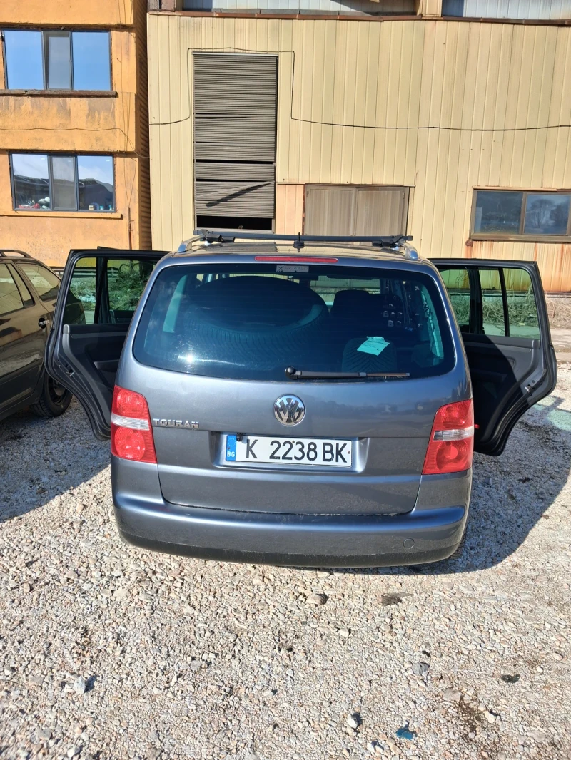 VW Touran, снимка 4 - Автомобили и джипове - 53130823