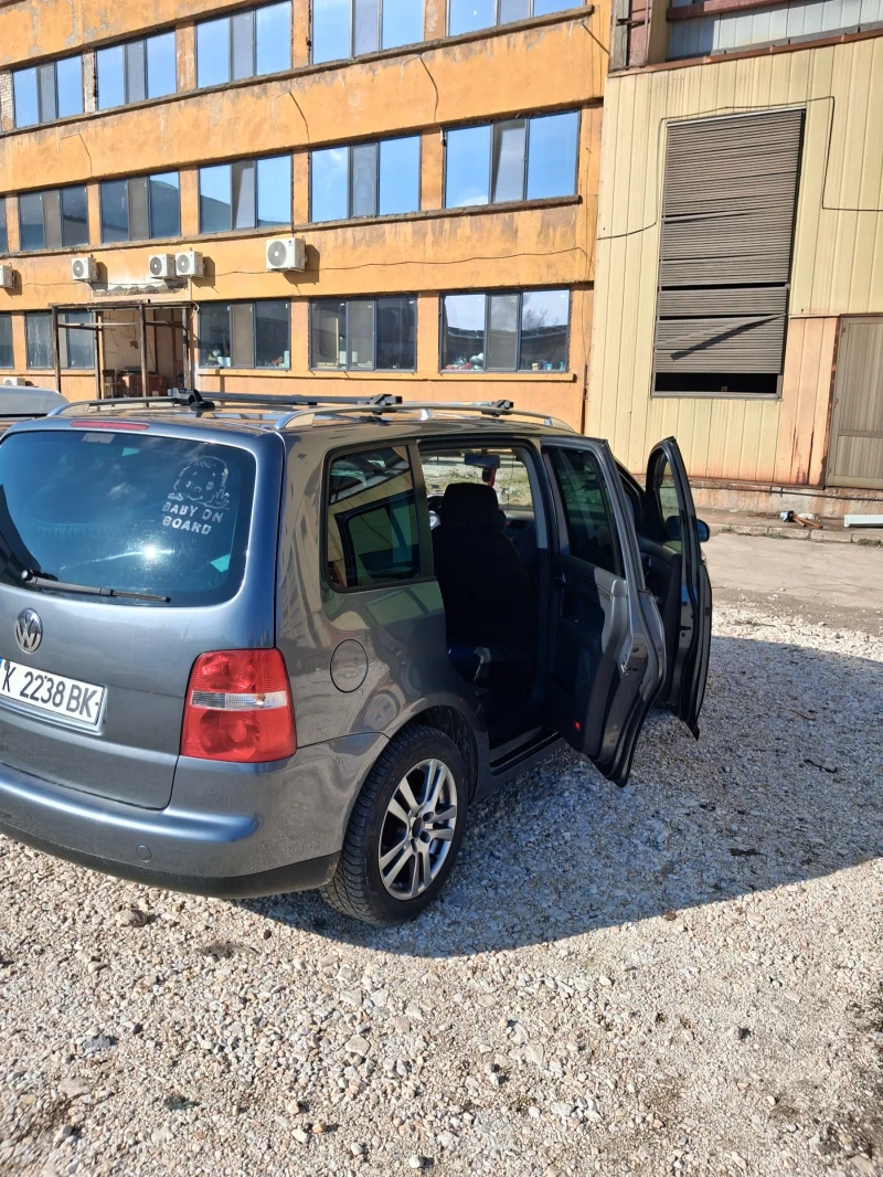 VW Touran, снимка 3 - Автомобили и джипове - 53130823